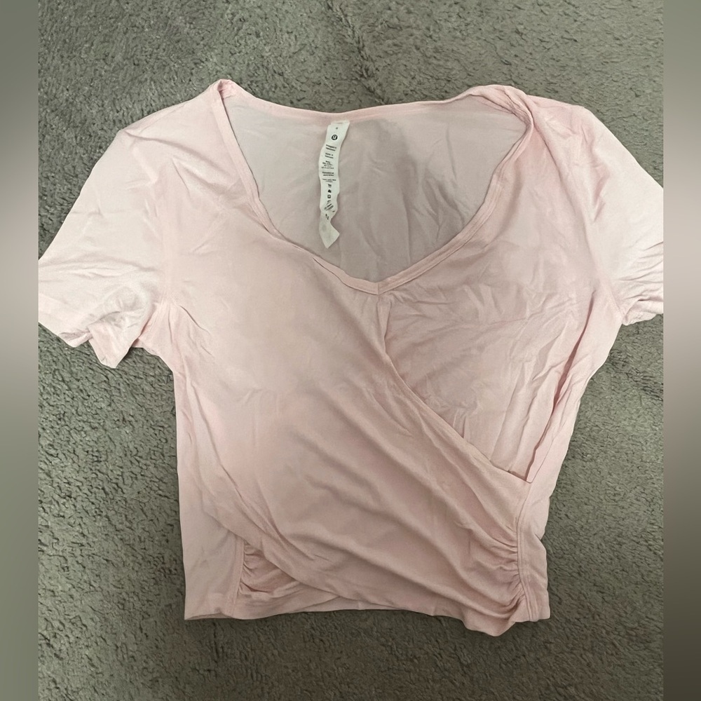 Crossover pink lululemon top. Size 4